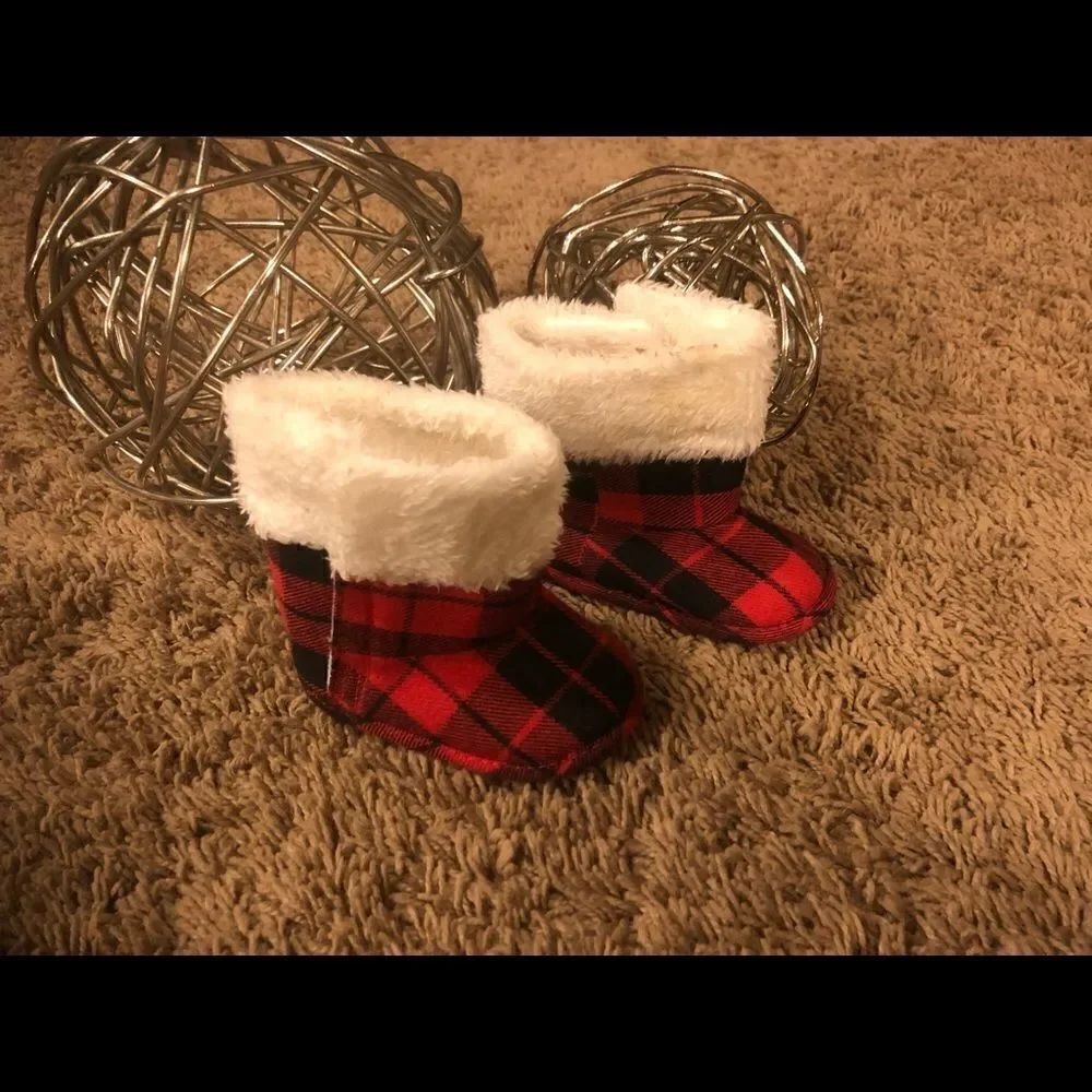 Infant girl boots